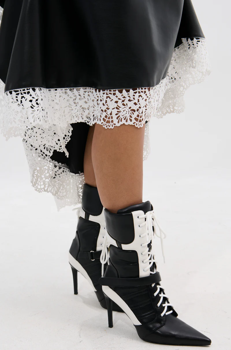 AZALEA WANG CHAUSIKU BLACK SPORTY BOOTIE