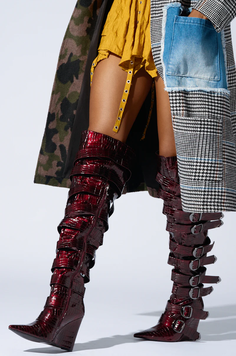 AZALEA WANG CINZIA RED WEDGE BOOT WITH BUCKLE DETAIL - Image 4