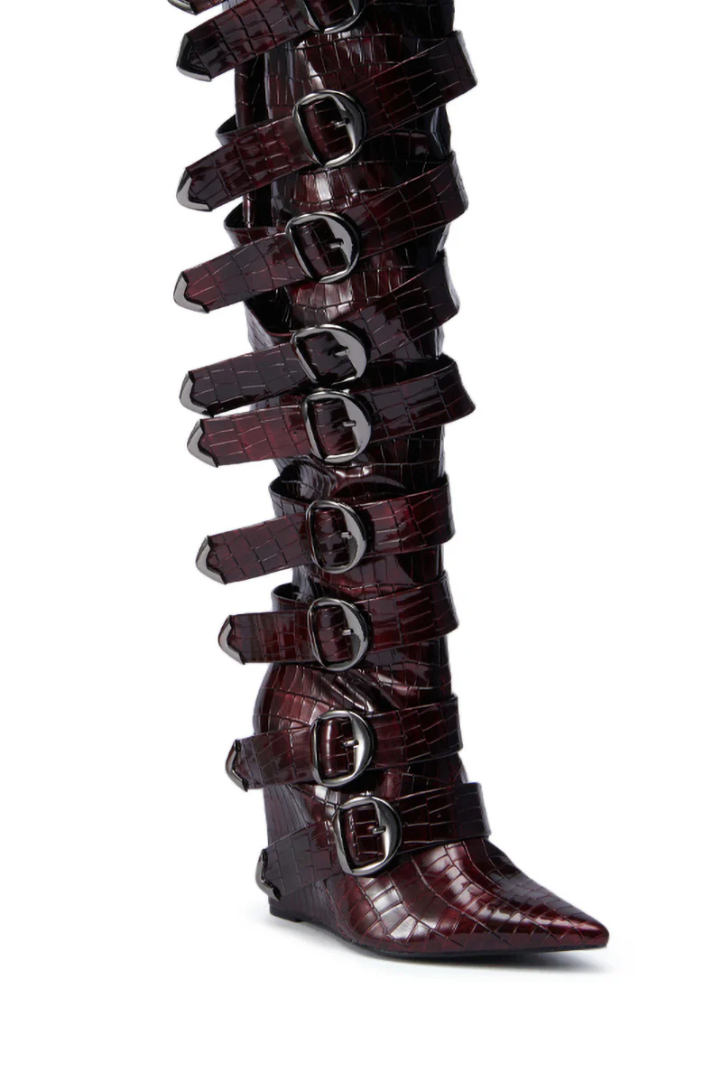 AZALEA WANG CINZIA RED WEDGE BOOT WITH BUCKLE DETAIL - Image 8