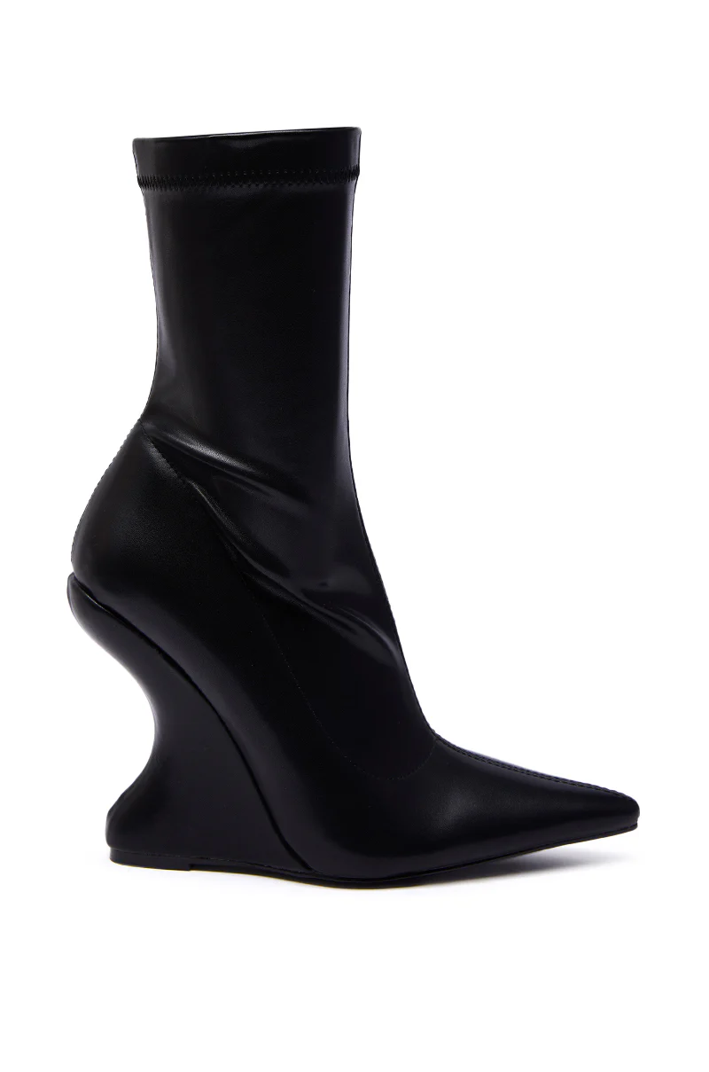 AZALEA WANG DAMAN BLACK PU WEDGE BOOTIE - Image 4