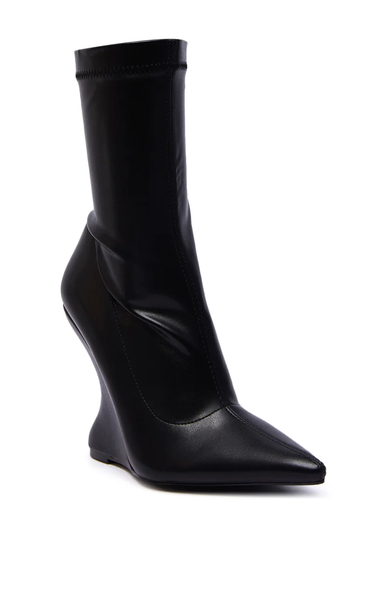 AZALEA WANG DAMAN BLACK PU WEDGE BOOTIE - Image 5