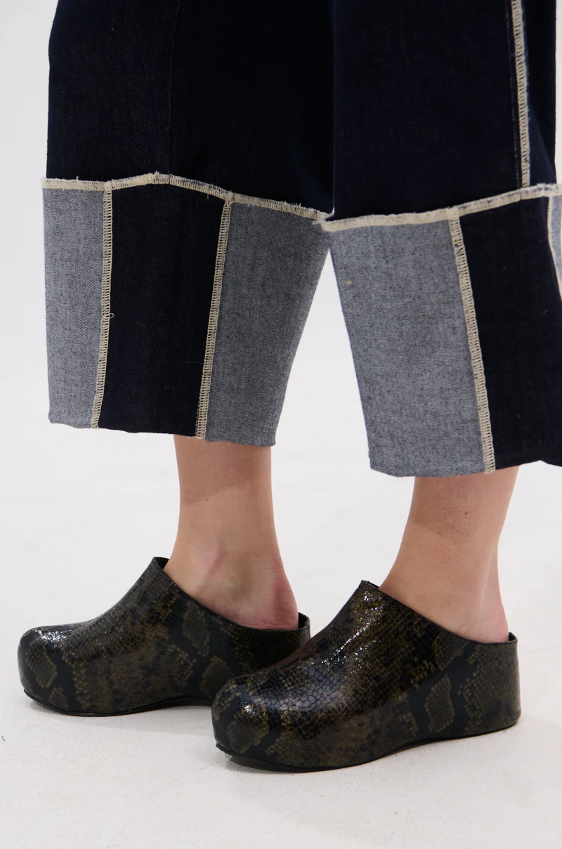 AZALEA WANG DARWIN CLOG IN BLACK SNAKE - Image 7