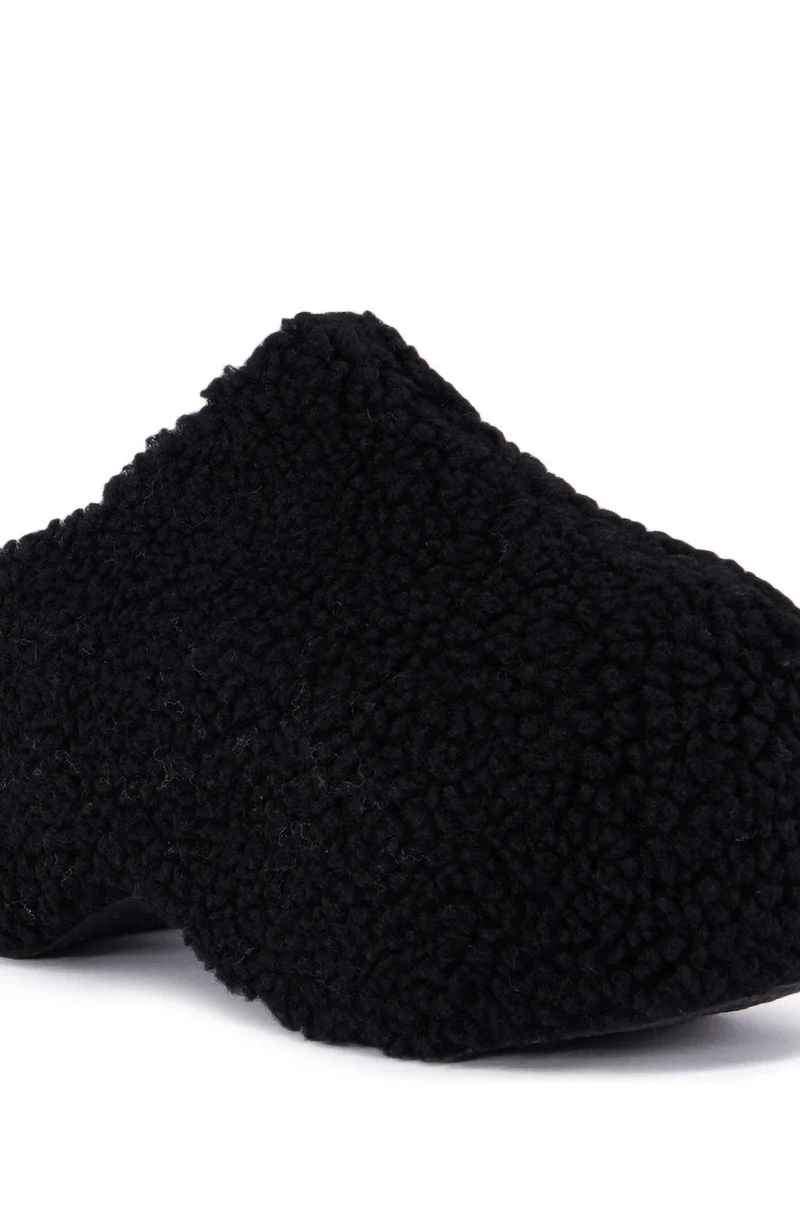 AZALEA WANG DOLORITA BLACK SHERPA CLOG - Image 7