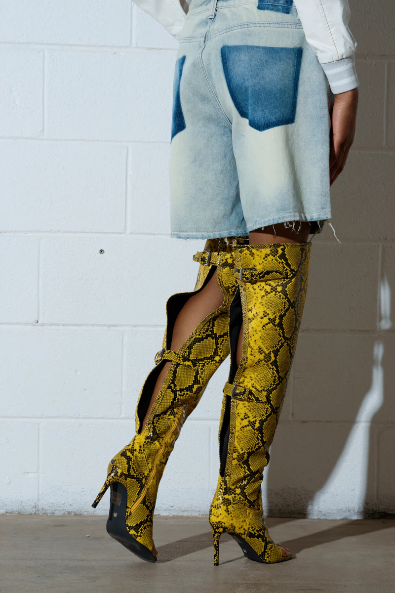 AZALEA WANG ELIAM BOOT IN YELLOW - Image 2