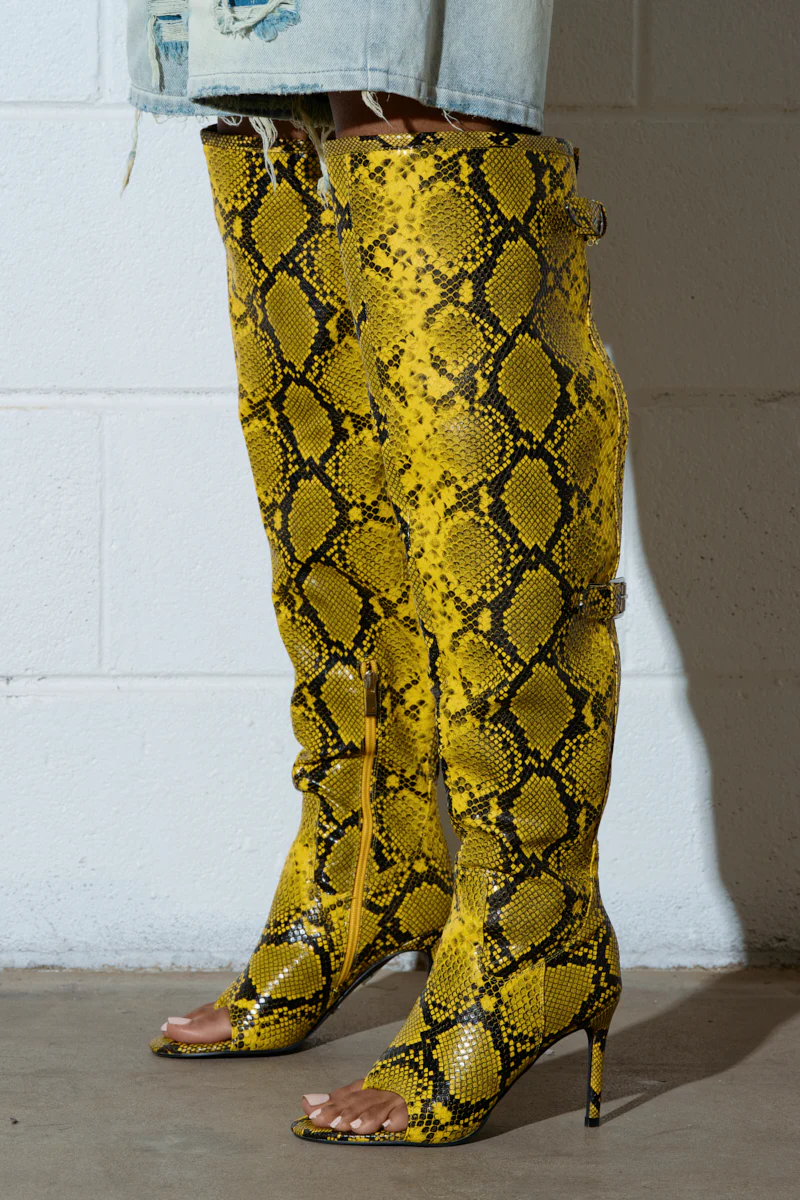 AZALEA WANG ELIAM BOOT IN YELLOW - Image 3