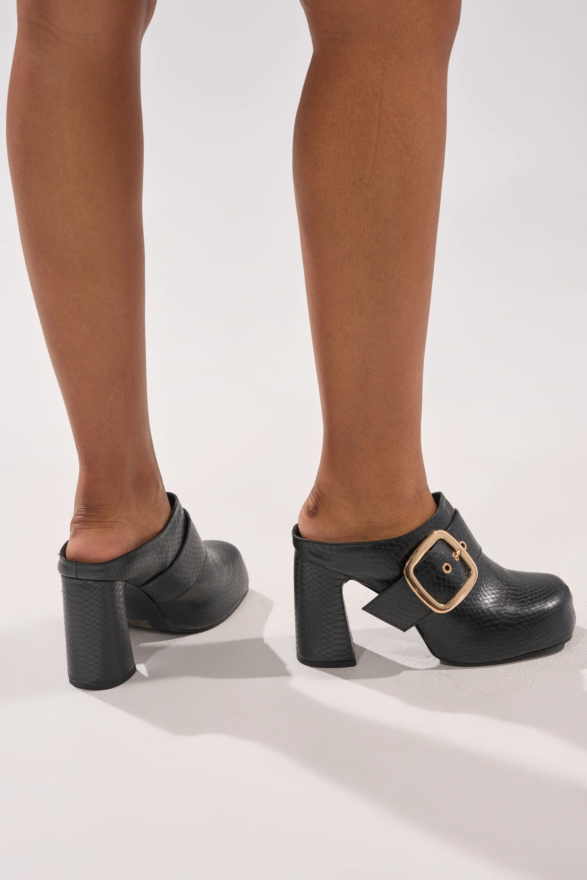 AZALEA WANG ELYSIA BLACK PU ROUND TOE MULE - Image 3