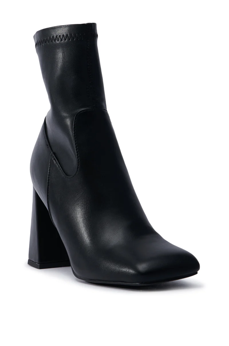 AZALEA WANG EMRYS BLACK CHUNKY BOOTIE - Image 4