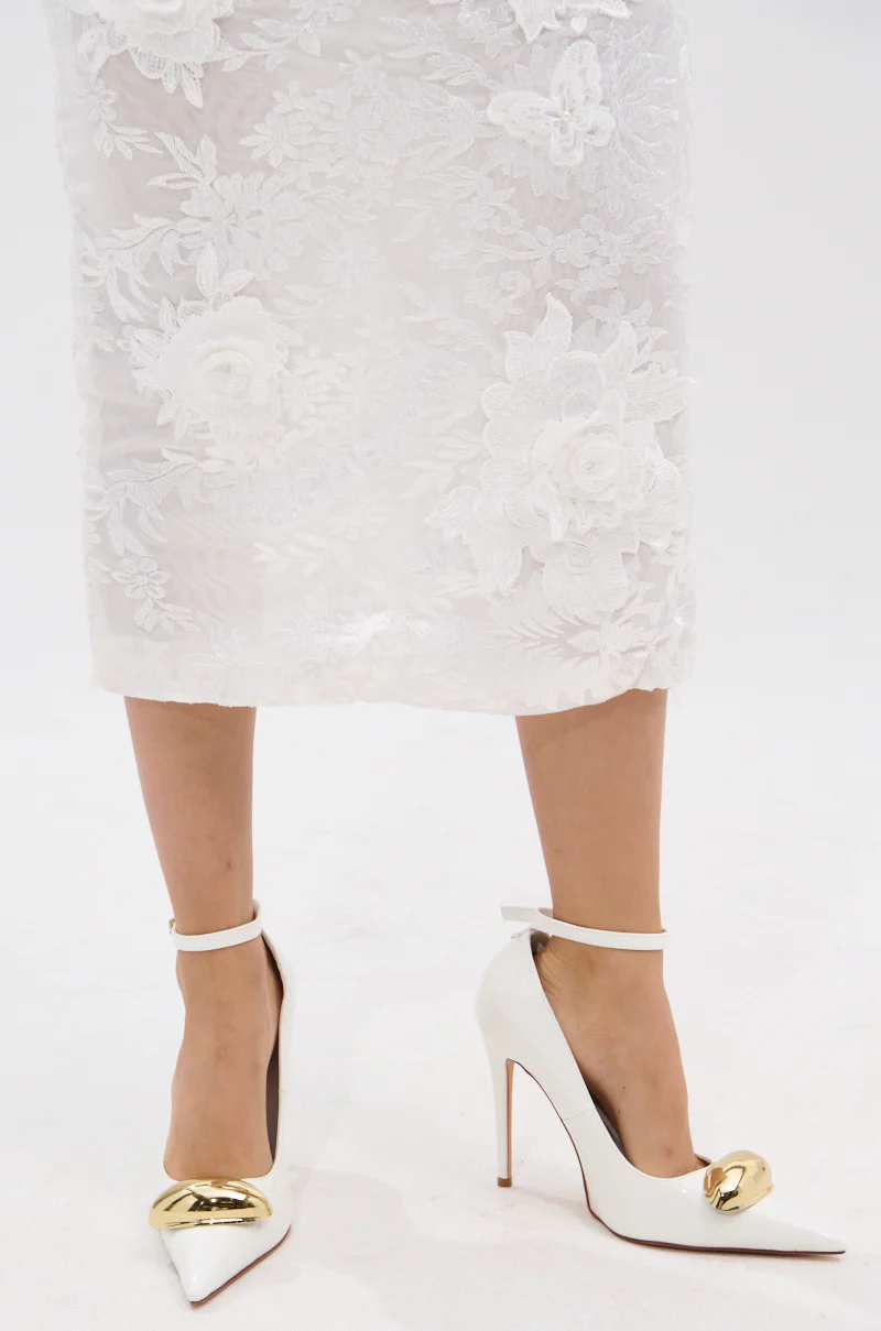 AZALEA WANG ESMARIA WHITE METAL EMEBELLISHED PUMP - Image 7