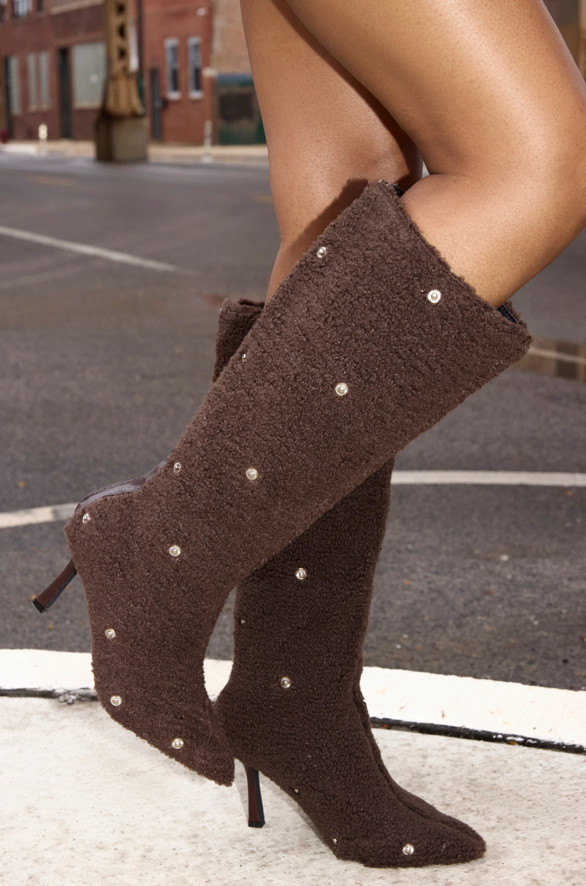 AZALEA WANG FABIAN BROWN SHERPA FOLDED DETAIL BOOT - Image 10