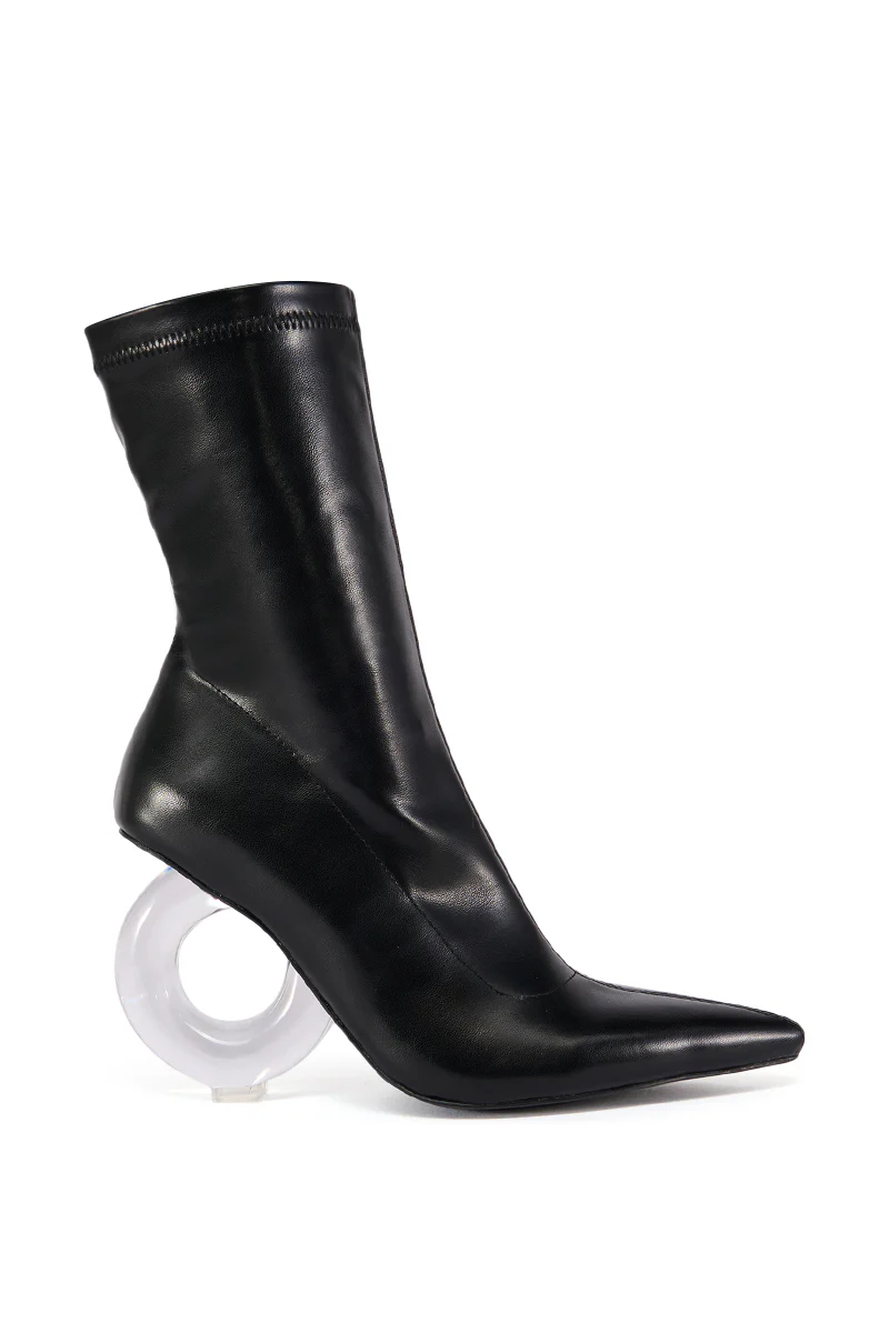 AZALEA WANG FONSIE ROUND HEEL BLACK BOOTIE - Image 3