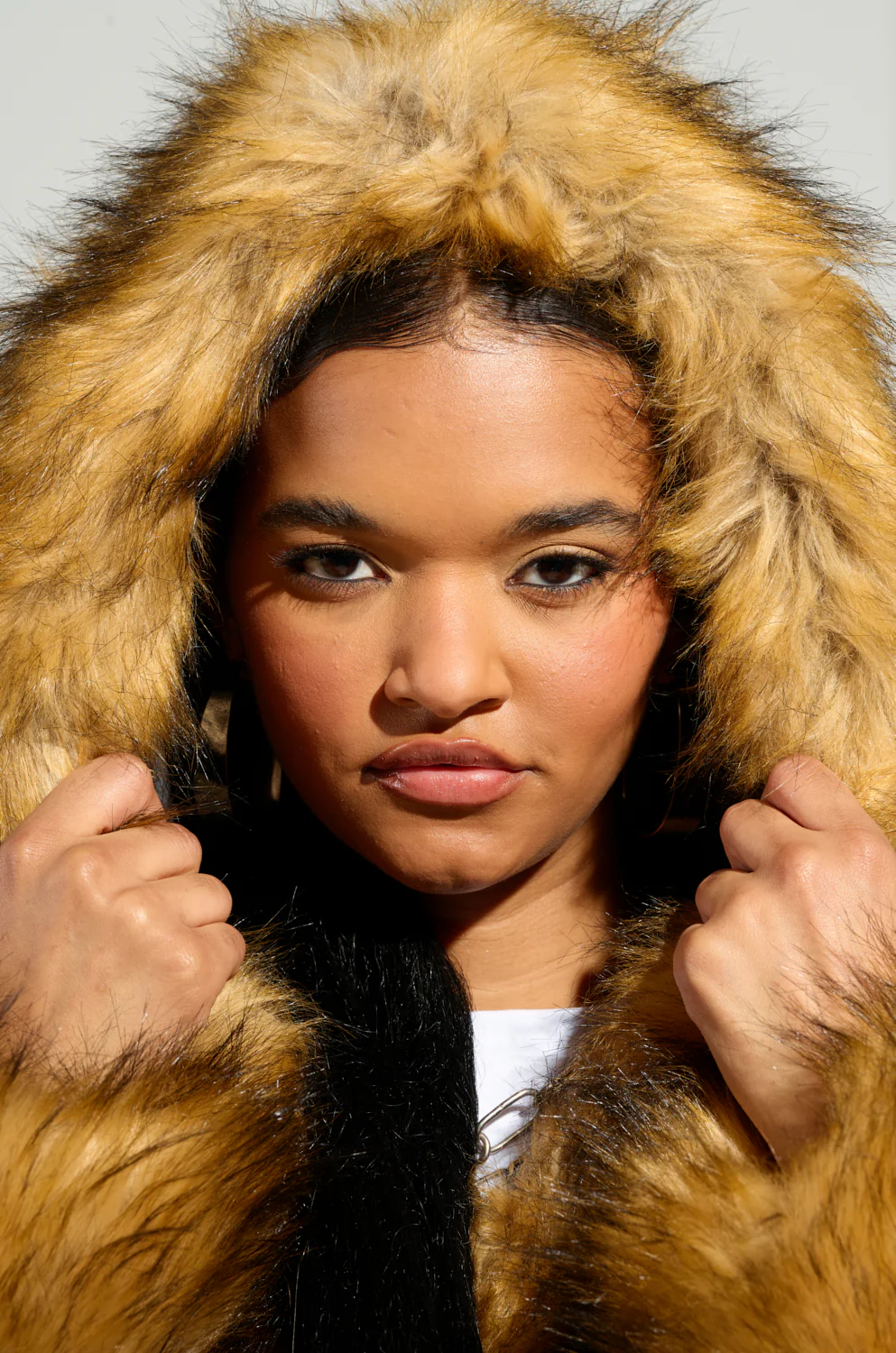 GRACELLE FAUX FUR CROPPED JACKET - Image 10