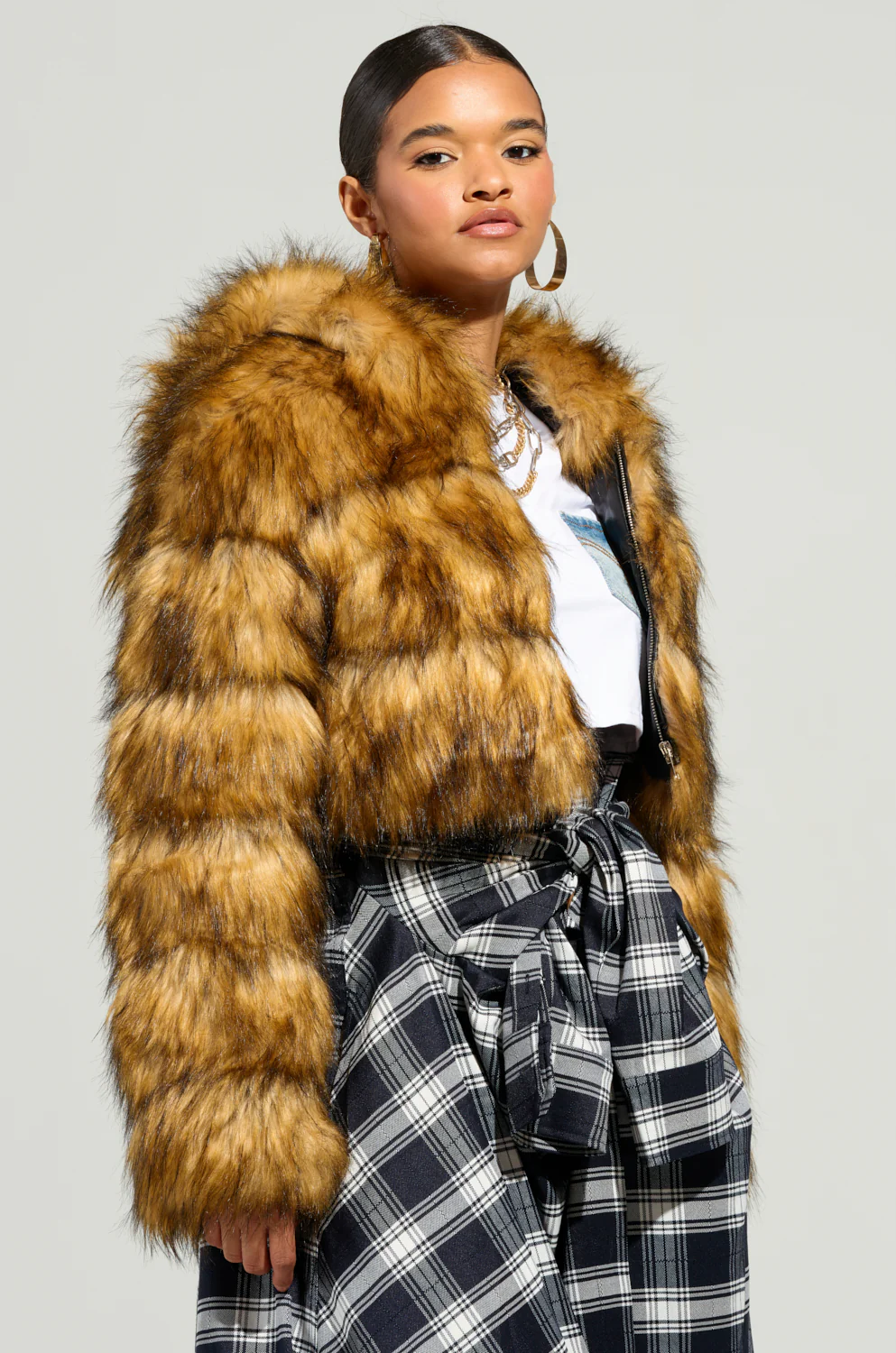 GRACELLE FAUX FUR CROPPED JACKET - Image 4