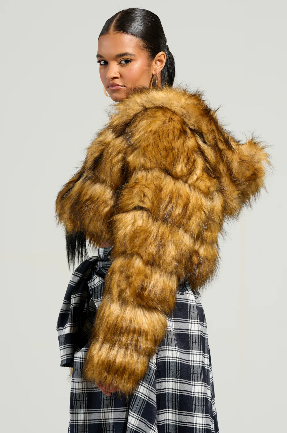 GRACELLE FAUX FUR CROPPED JACKET - Image 6