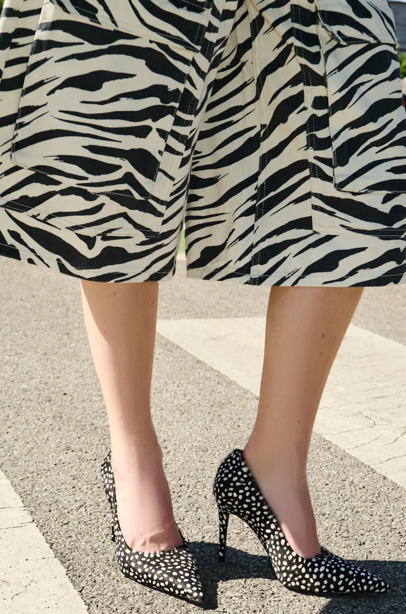 AZALEA WANG HALL BLACK MULTI SPOTTED PONY HAIR PUMP - Image 10