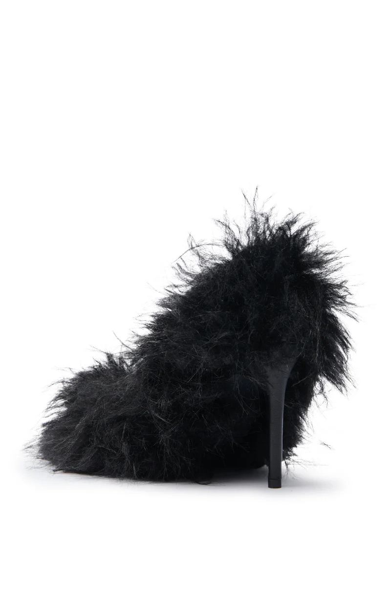 AZALEA WANG KURT BLACK FUR EMBELLISHED PUMP - Image 10