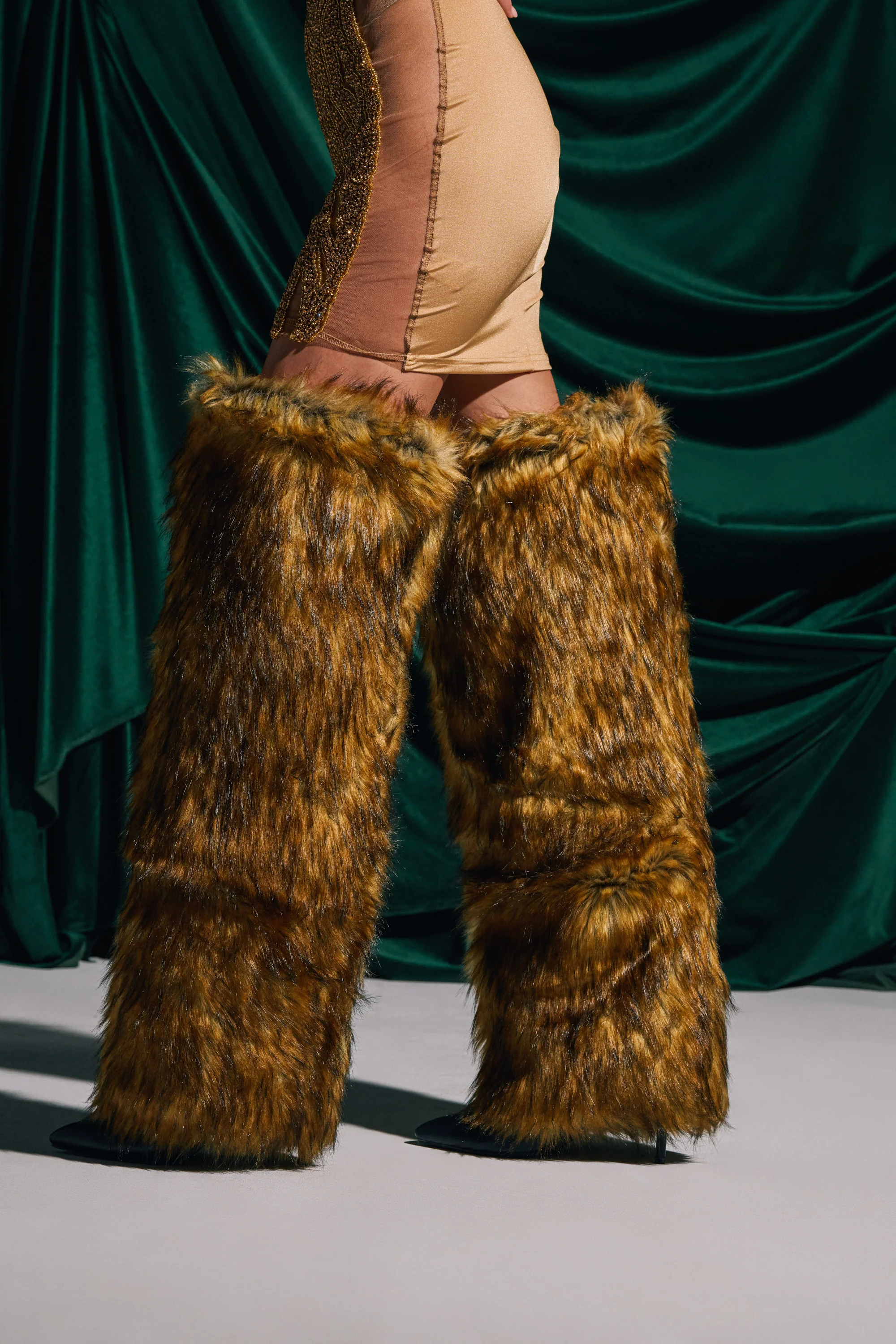 AZALEA WANG LANGLEYE BROWN THIGH HIGH FUR LUXE BOOT - Image 4