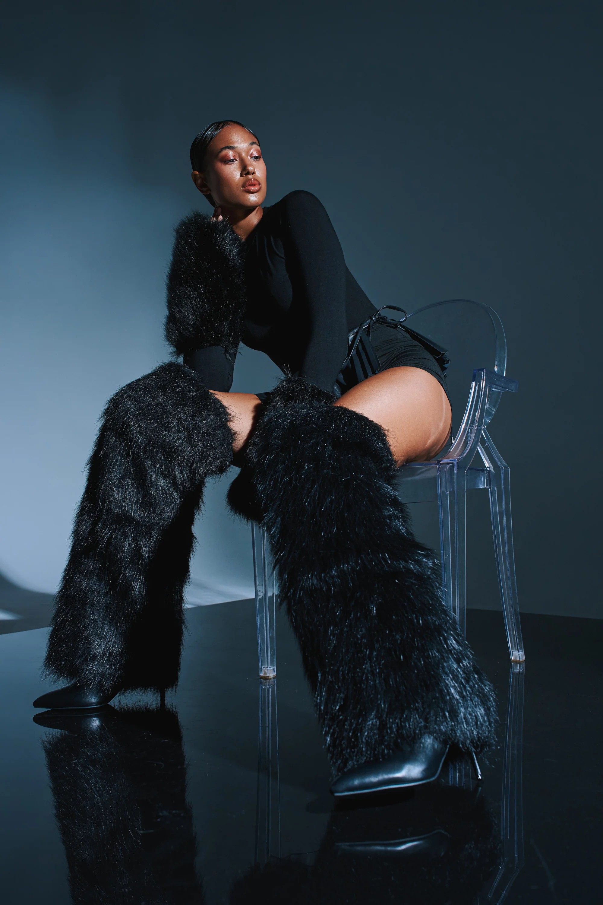 AZALEA WANG LANGLEYE BLACK THIGH HIGH FUR LUXE BOOT - Image 3