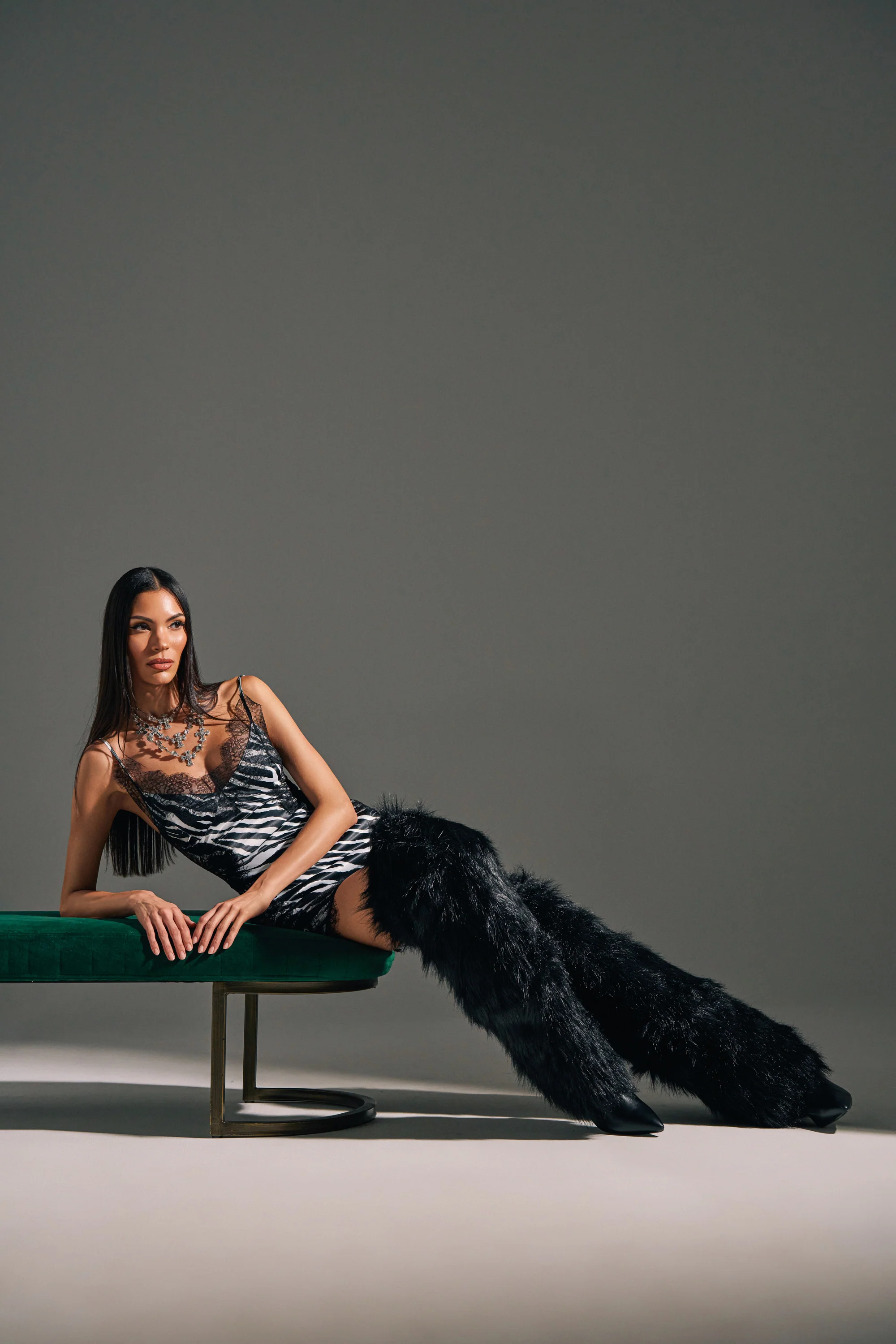 AZALEA WANG LANGLEYE BLACK THIGH HIGH FUR LUXE BOOT - Image 5