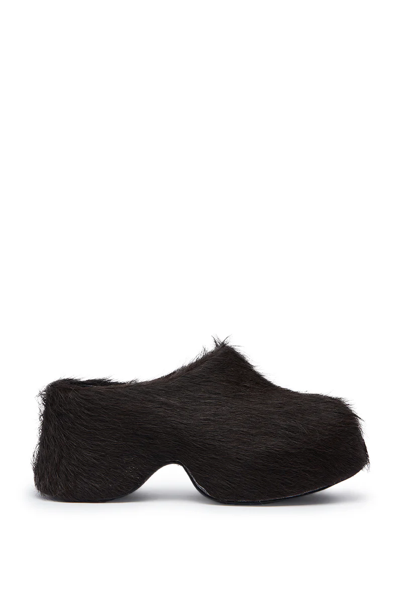 AZALEA WANG LEESHA CHOCOLATE PONY HAIR CLOG - Image 4