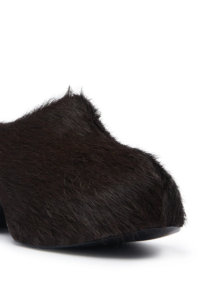 AZALEA WANG LEESHA CHOCOLATE PONY HAIR CLOG - Image 7