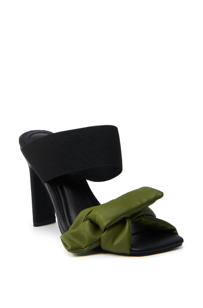 AZALEA WANG MENES BLACK PUFF DETAIL SANDAL - Image 5