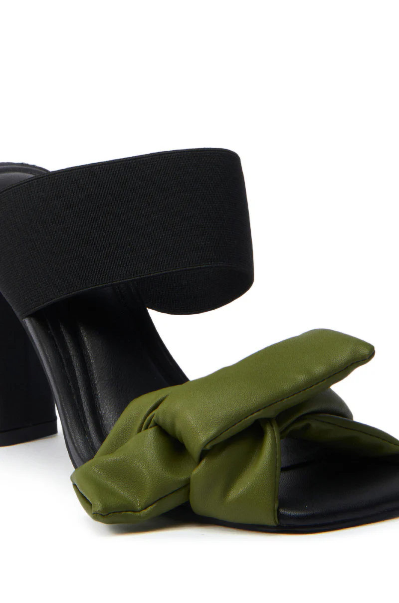 AZALEA WANG MENES BLACK PUFF DETAIL SANDAL - Image 7