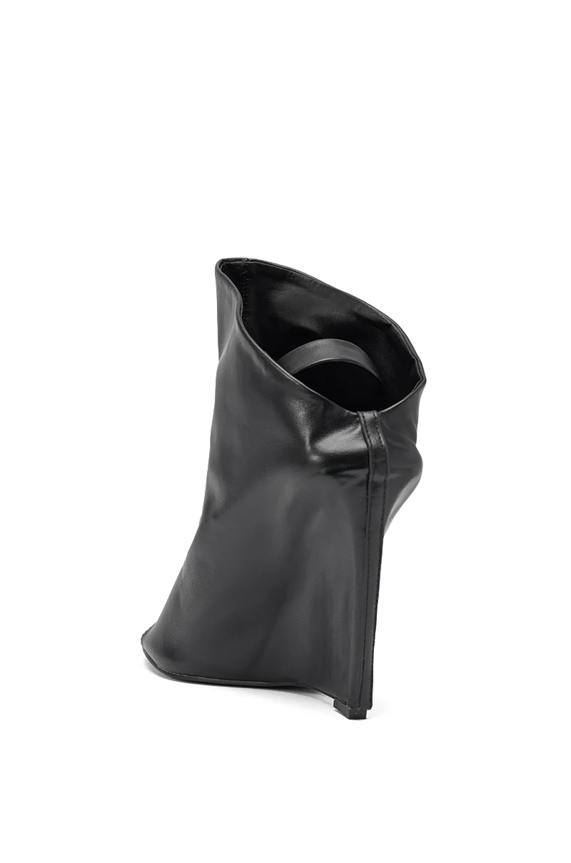 AZALEA WANG NOVIS BLACK PU WEDGE BOOTIE - Image 7