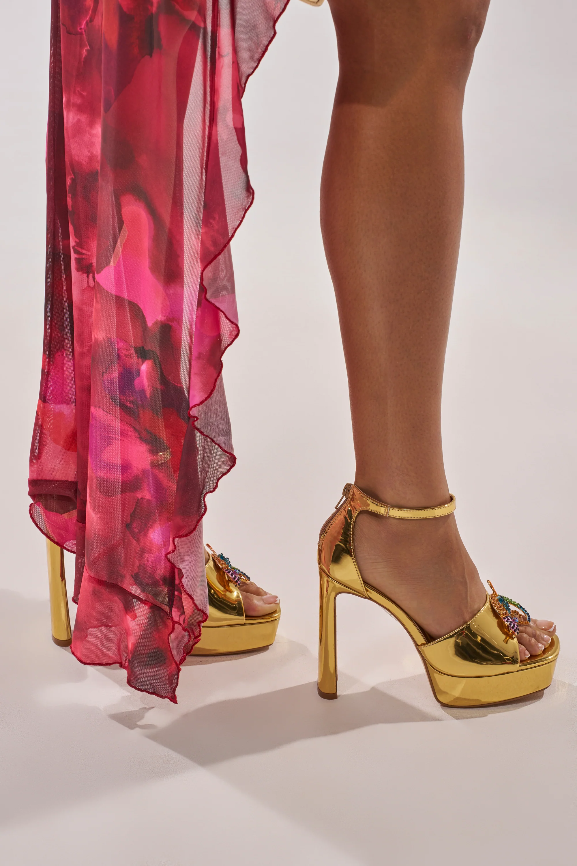 AZALEA WANG PASQUALE GOLD IGUANA EMBELLISHED SANDAL - Image 12
