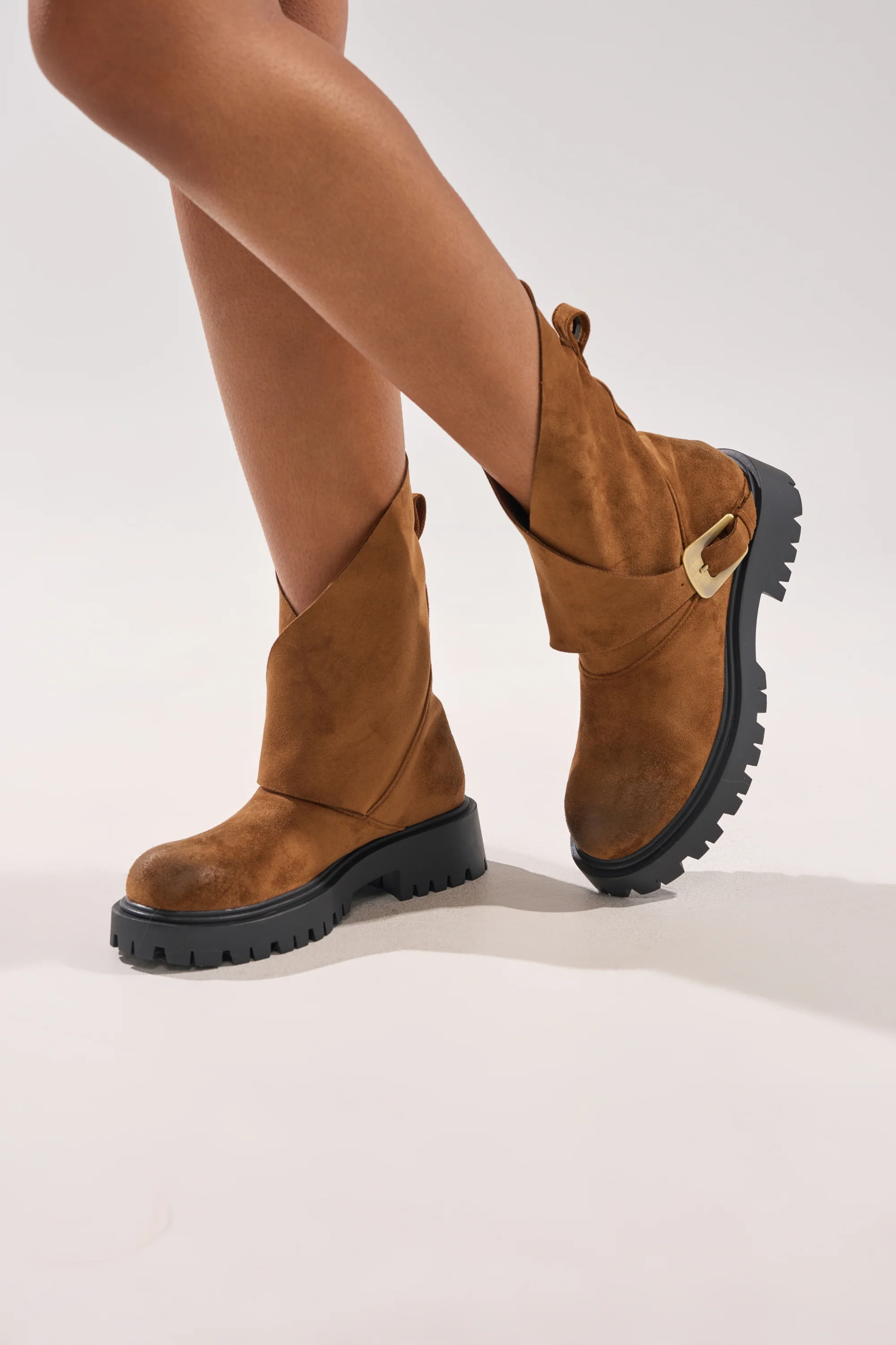 AZALEA WANG PHRIXUS BROWN CHUNKY SHORT SHAFT FAUX SUEDE BOOT - Image 3
