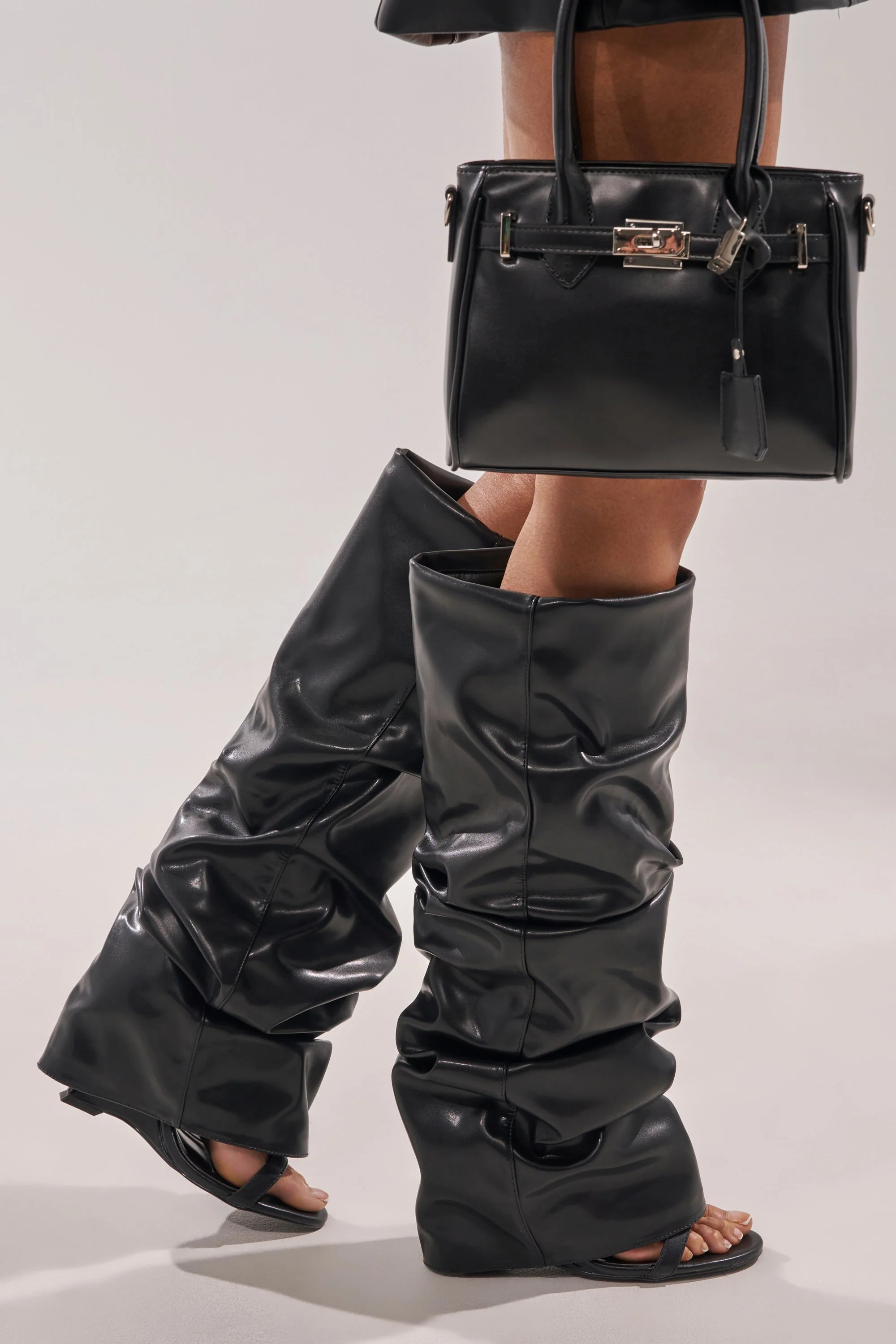 AZALEA WANG RAYLAN BLACK GLADIATOR SANDAL