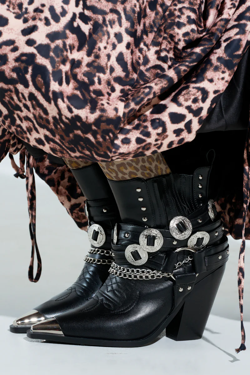 AZALEA WANG RIGGINS BLACK SILVER HARDWARE EMBELLISHED WESTERN BOOTIE - Image 9