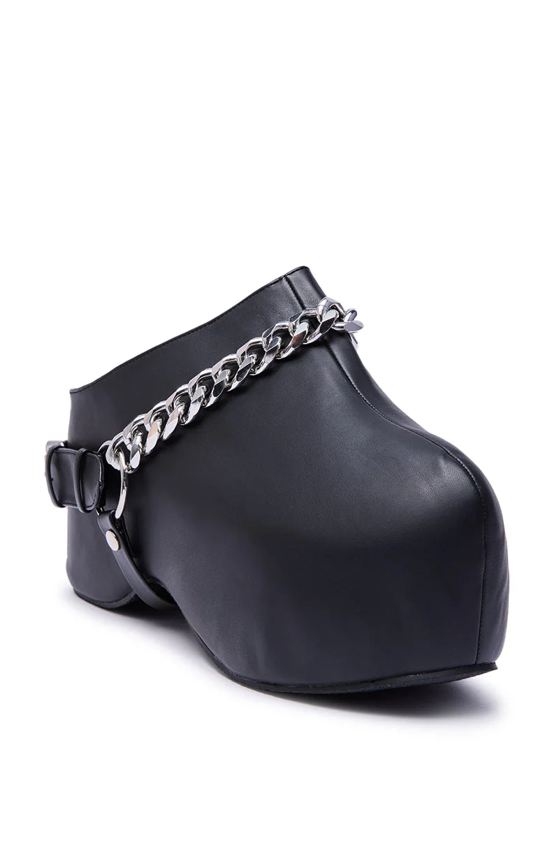AZALEA WANG RILLMEY BLACK FLAT CLOG WITH METAL DETAIL - Image 5