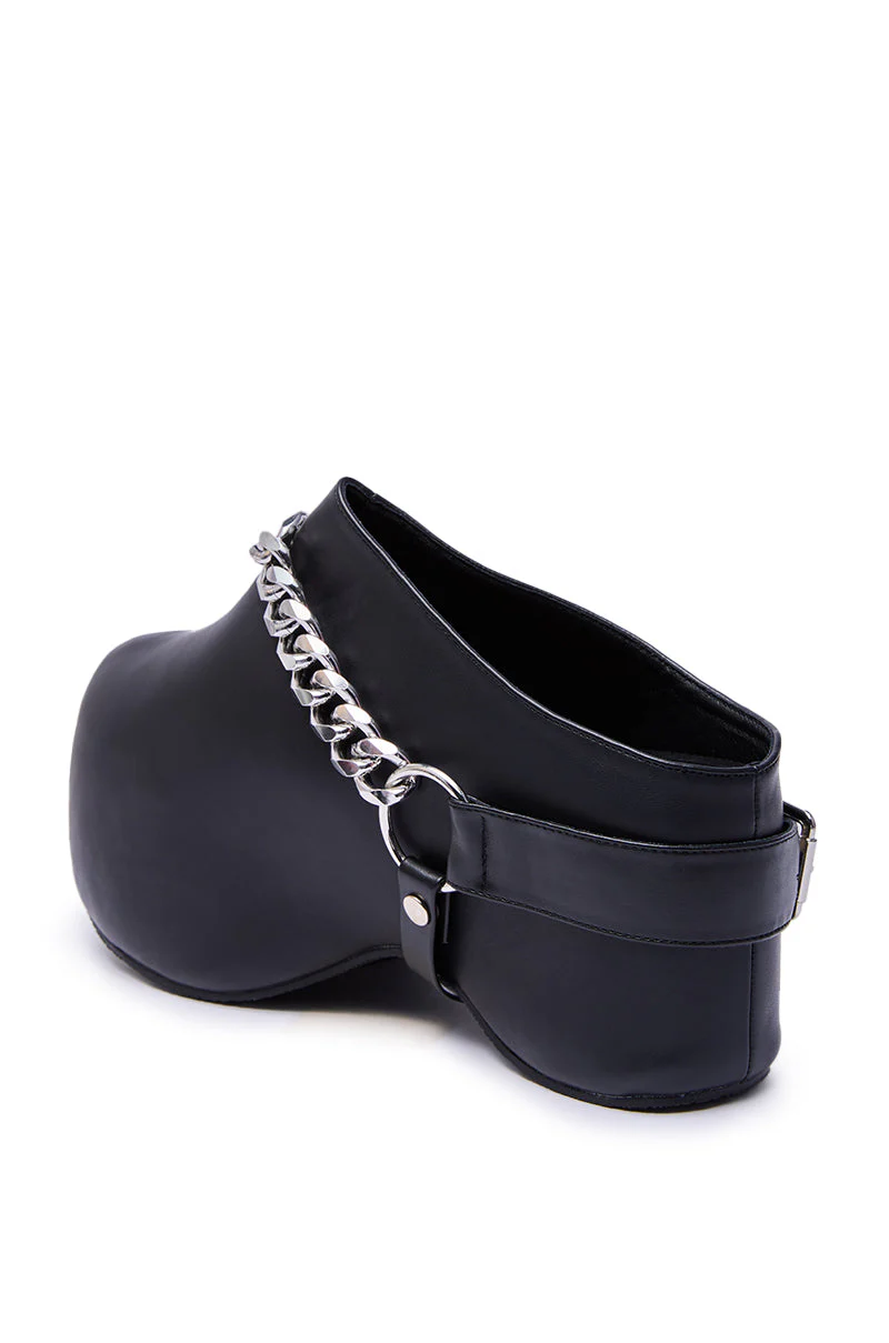 AZALEA WANG RILLMEY BLACK FLAT CLOG WITH METAL DETAIL - Image 6