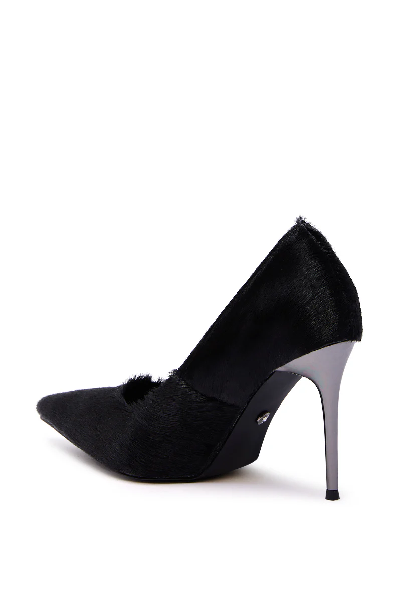 AZALEA WANG ROSEE BLACK PONY HAIR PUMP - Image 10