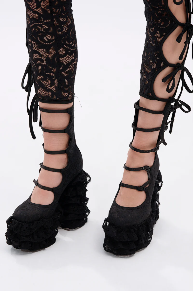 AZALEA WANG SPREENE FRILL LACE PUMP IN BLACK - Image 2