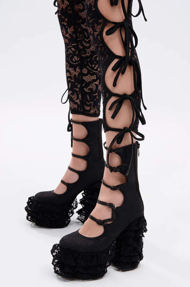AZALEA WANG SPREENE FRILL LACE PUMP IN BLACK - Image 3