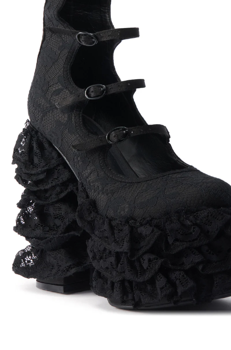 AZALEA WANG SPREENE FRILL LACE PUMP IN BLACK - Image 7