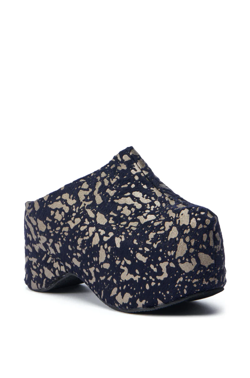 AZALEA WANG TEATREE BLACK CLOG - Image 5