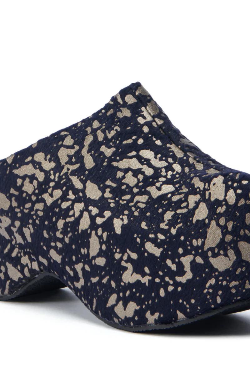 AZALEA WANG TEATREE BLACK CLOG - Image 7