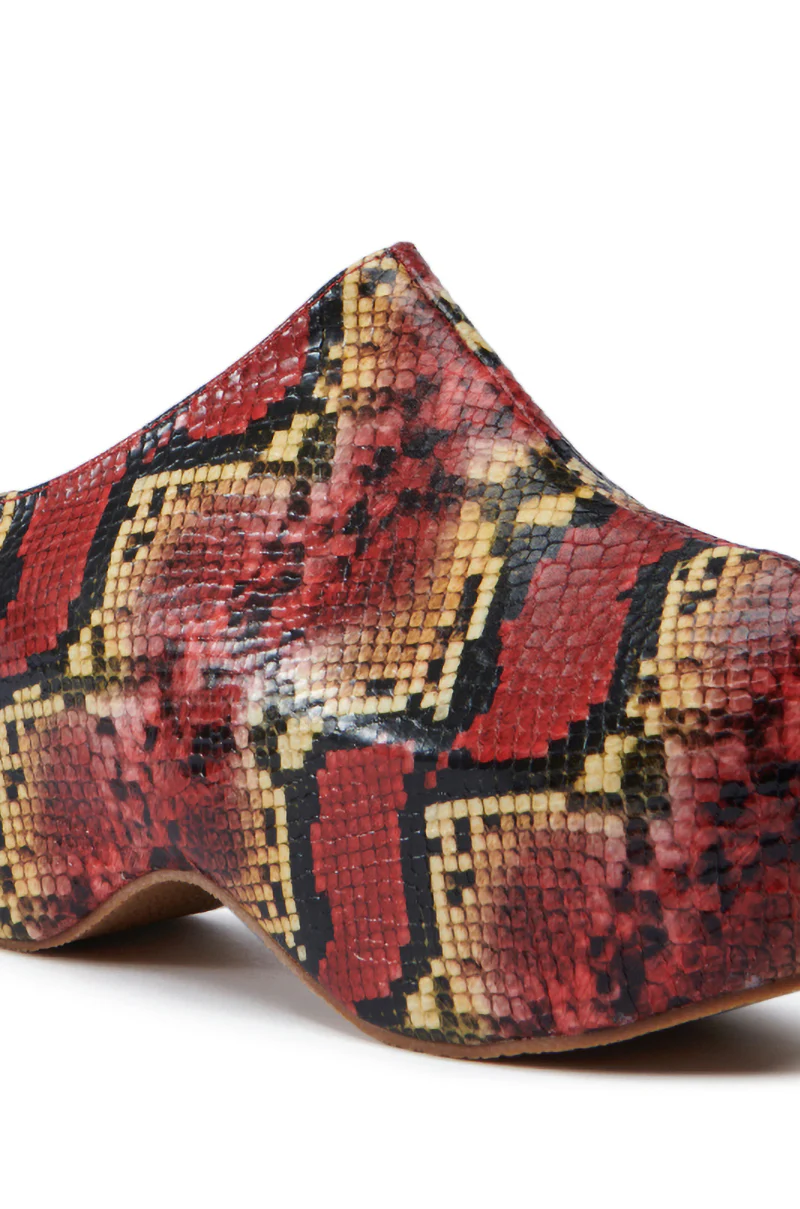 AZALEA WANG TEATREE RED SNAKE FLATFORM CLOGS - Image 5