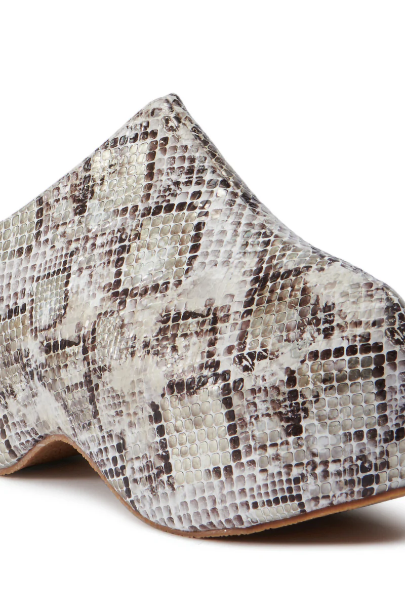 AZALEA WANG TEATREE SNAKE FLATFORM - Image 8