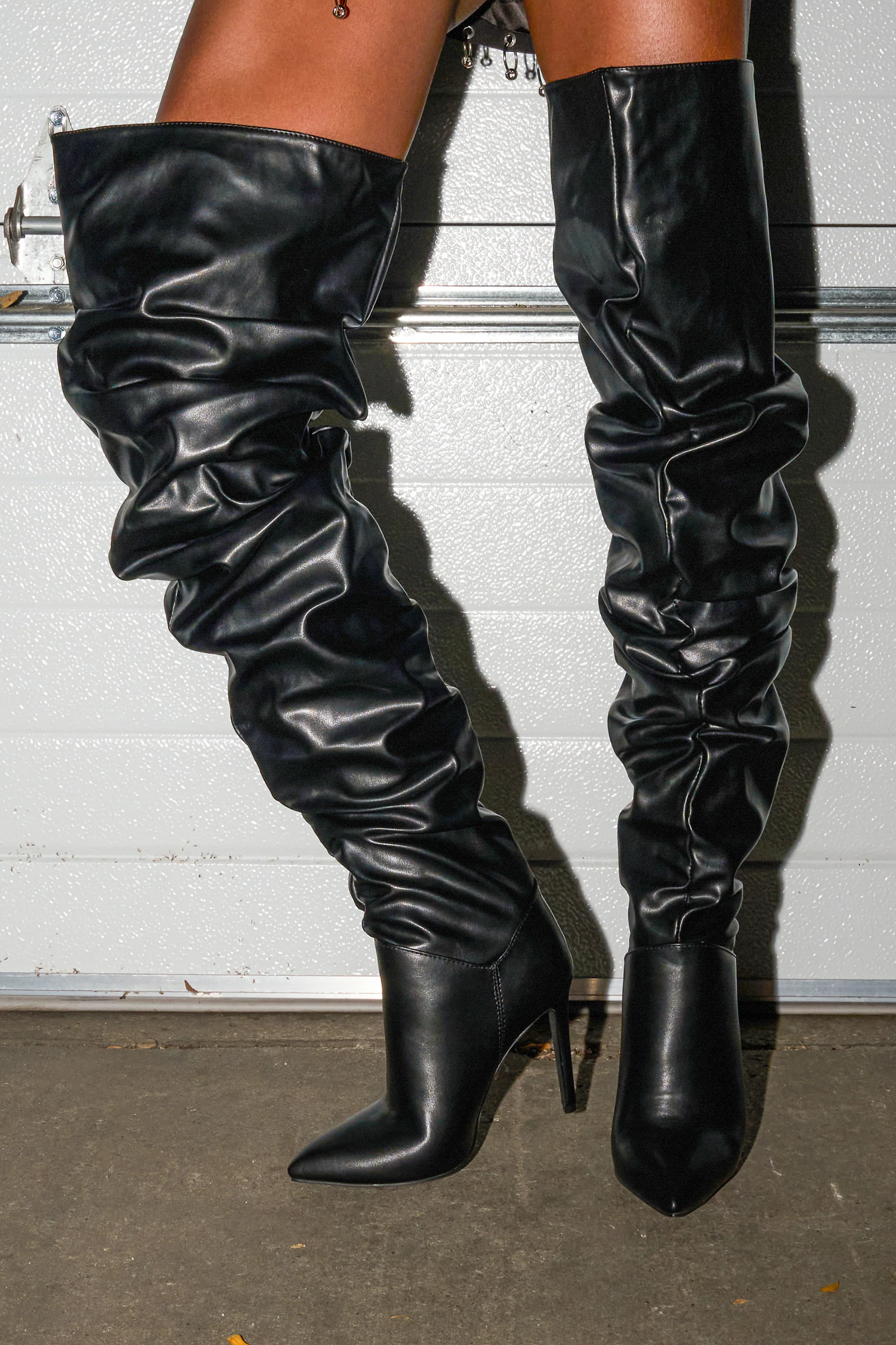 AZALEA WANG TORVIS RUCHED STILETTO BOOT IN BLACK - Image 2