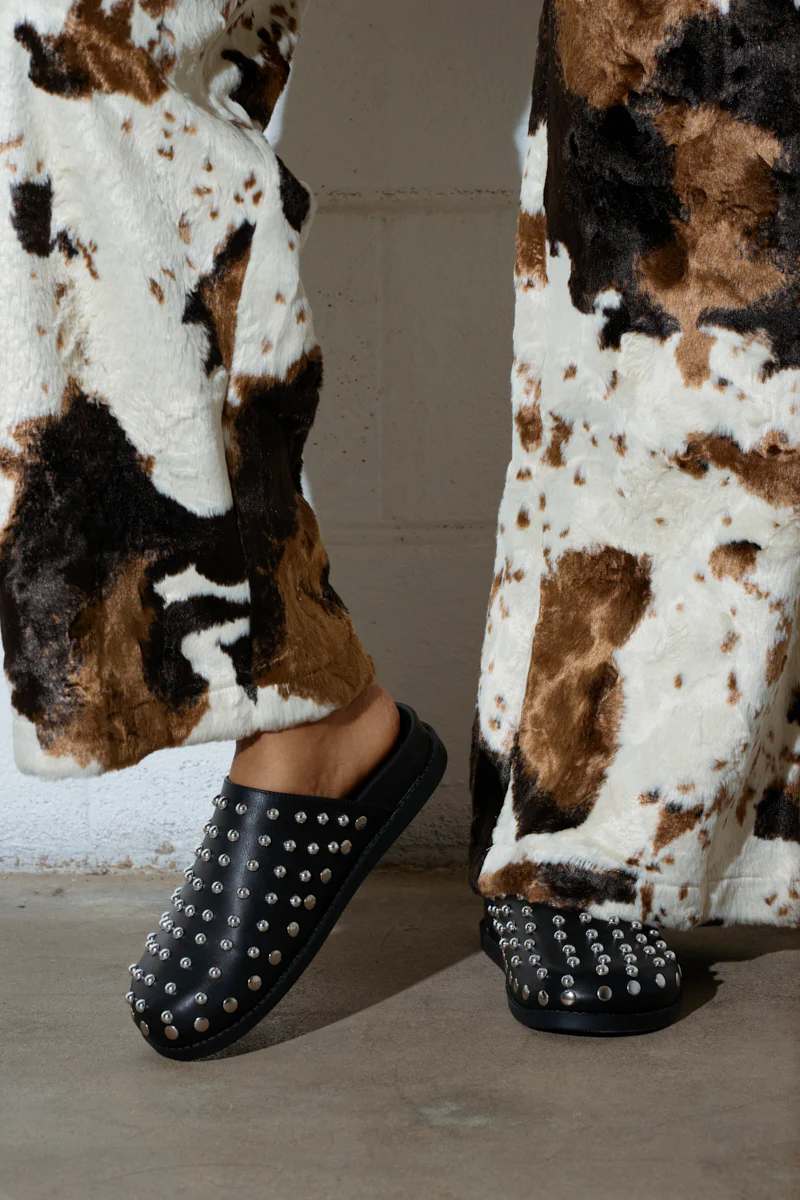 AZALEA WANG TRAVERSE BLACK CLOG - Image 3