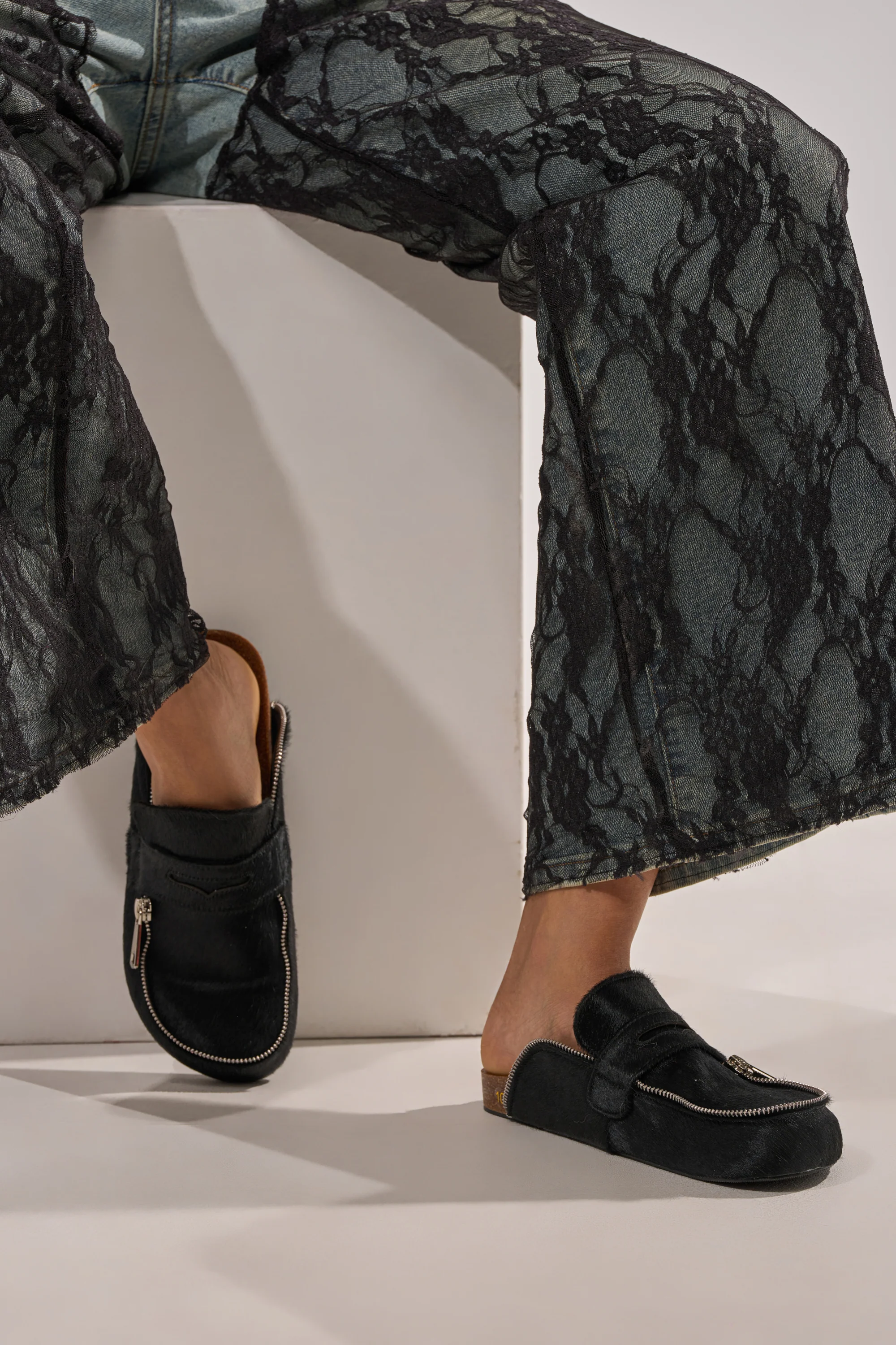 AZALEA WANG LIMERICK BLACK METAL EMBELLISHMENT FLAT - Image 2