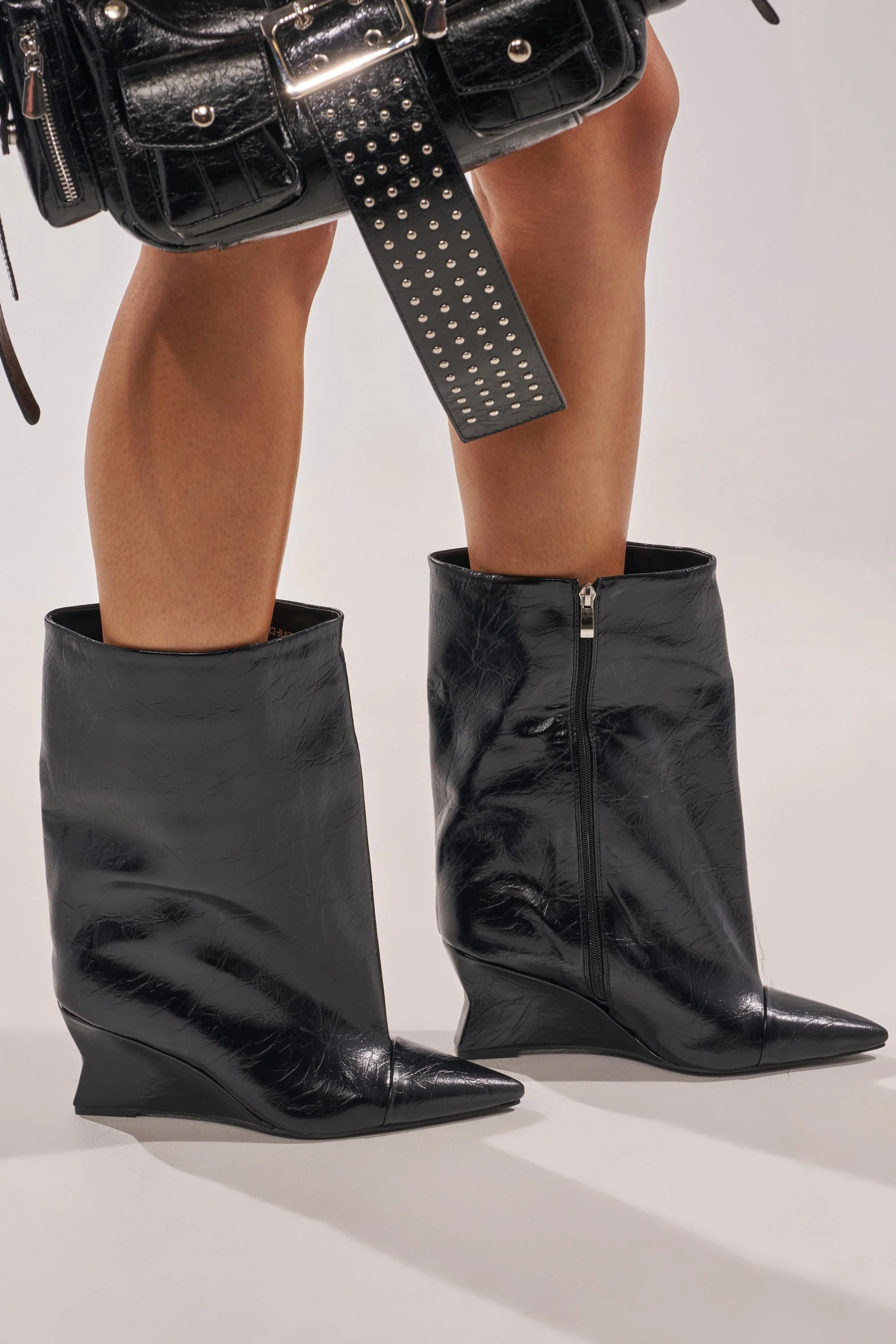 AZALEA WANG VINCI BLACK PU PRINT WEDGE BOOTIE