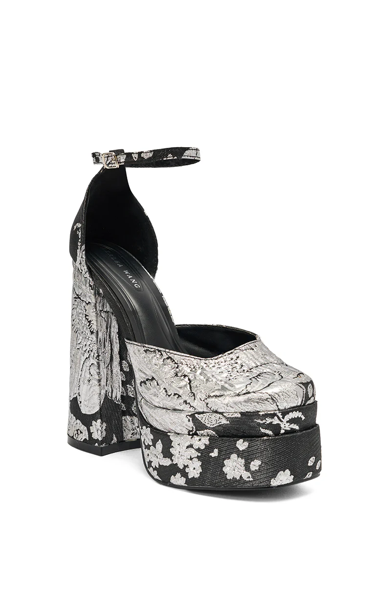 AZALEA WANG ZIPPORAH BLACK BROCADE PUMP - Image 6