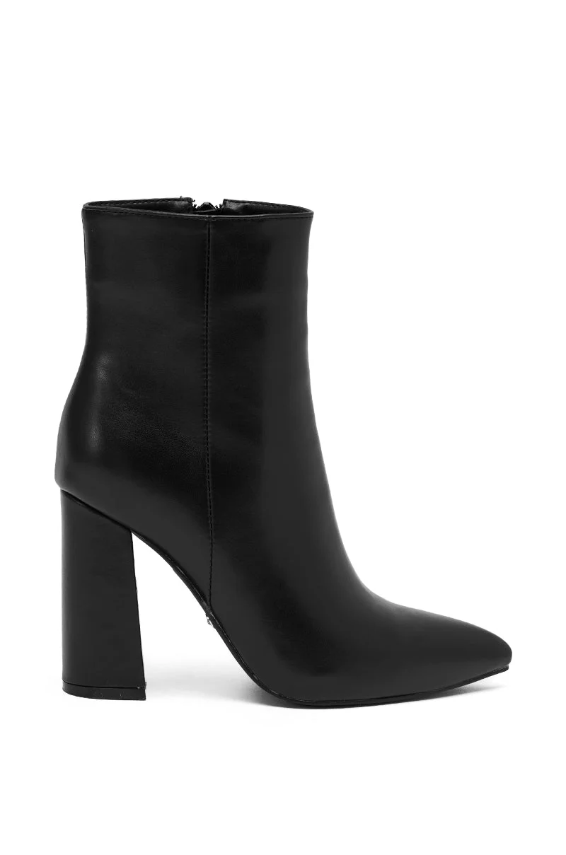 AZALEA WANG JESSABELL BLACK CHUNKY BOOTIE - Image 4