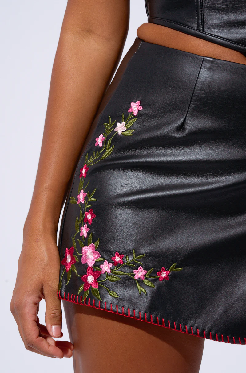 BACK IT UP MINI SKIRT - Image 6