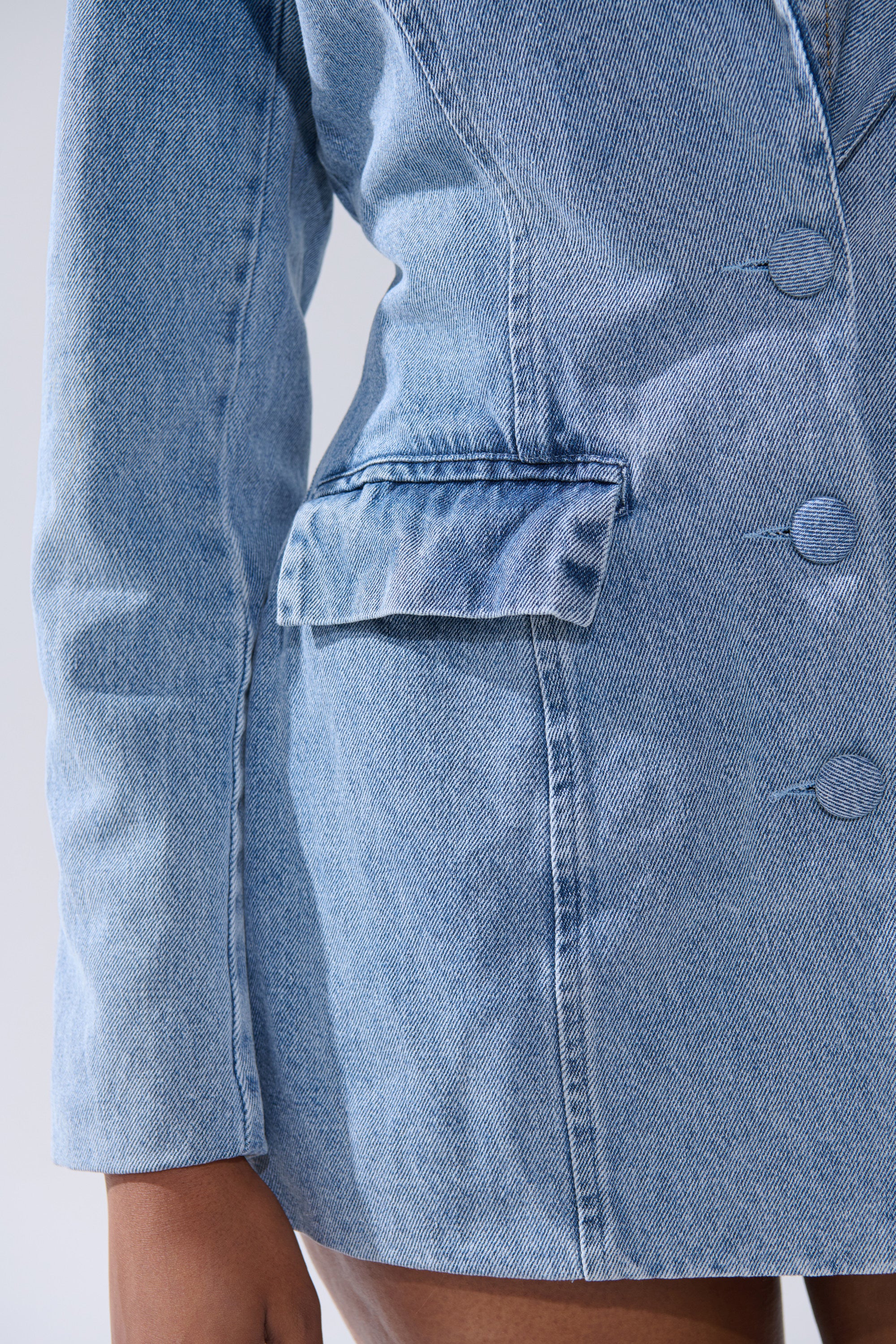 BACKLESS DENIM BLAZER - Image 9