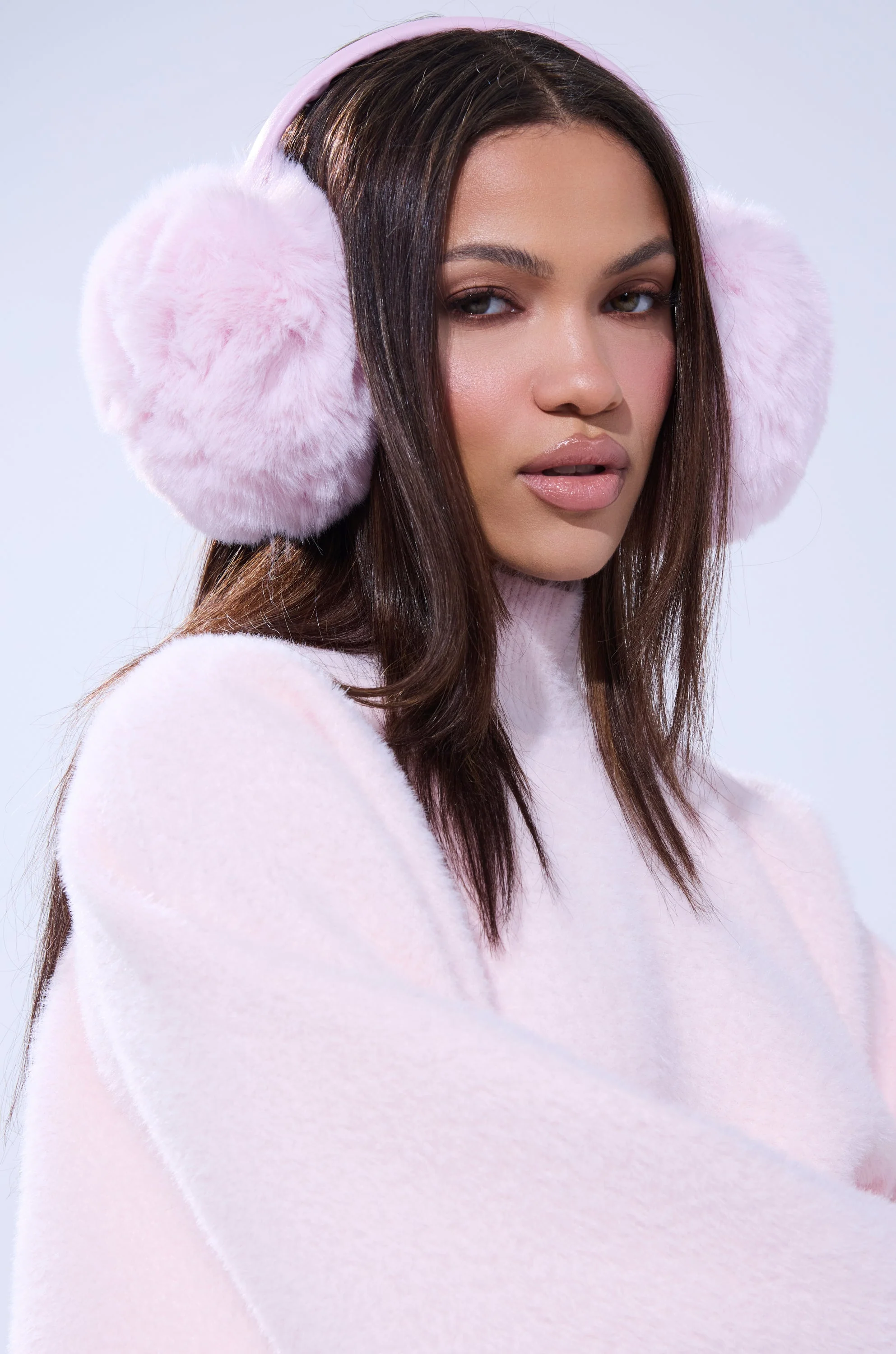 BB GURLLLL FAUX FUR EARMUFF - Image 2